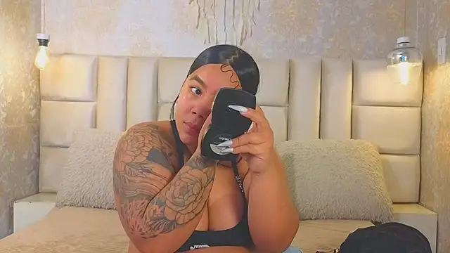 EmilyQueen3x online show from June 4, 2026, 2:00 pm