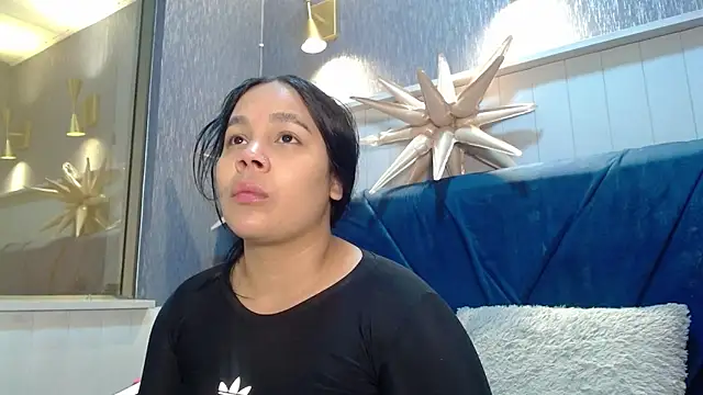 EmilyQueen3x online show from December 18, 2025, 1:37 pm