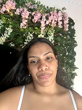 ArielleMillerr online show from October 15, 2025, 5:32 pm