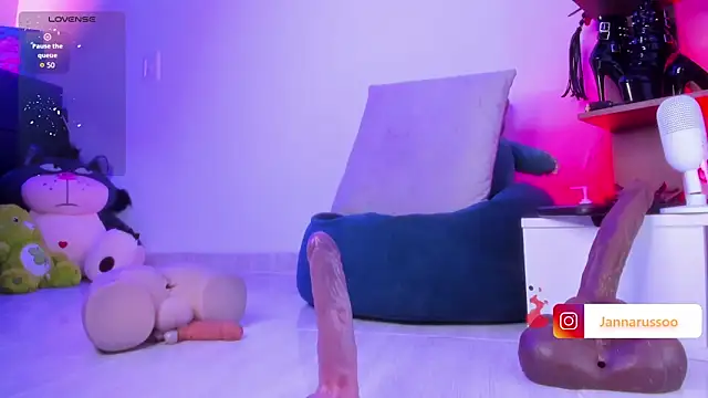 EmmaRusso online show from March 20, 2026, 7:37 pm