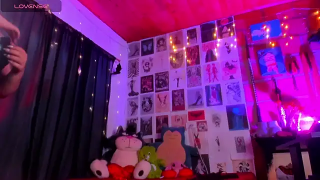 EmmaRusso online show from January 17, 2026, 1:09 am