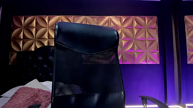 Laurenhillcute14 online show from March 25, 2026, 7:35 pm