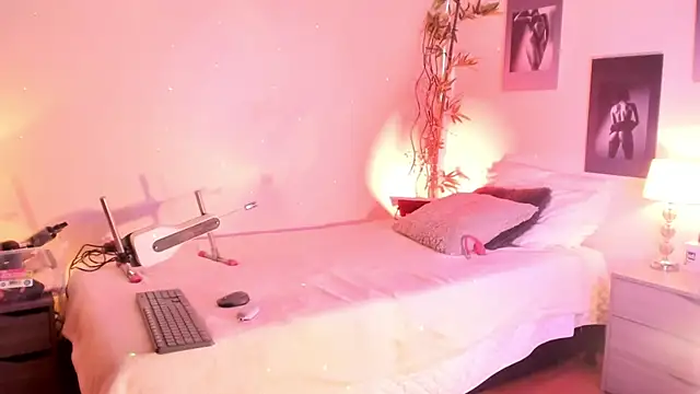 Alicee Levine online show from November 8, 2025, 10:13 pm