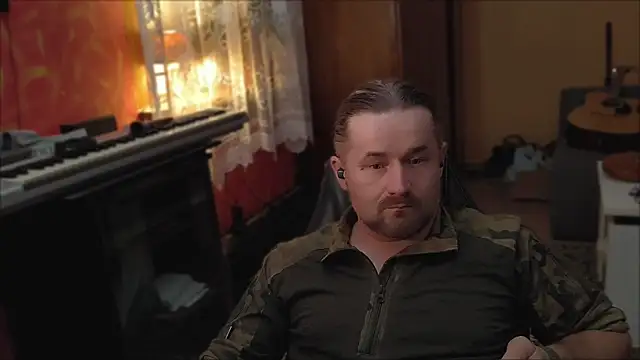 Mosiadz1975 online show from February 10, 2025, 8:42 pm