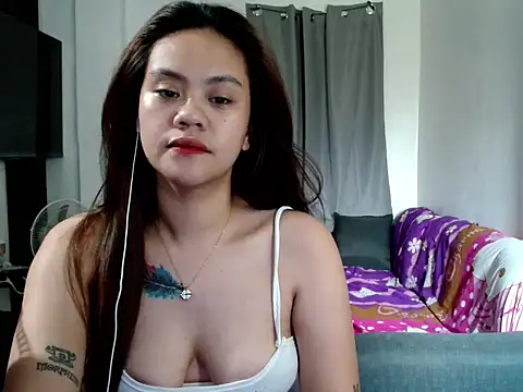 MistressKrizzel online show from June 19, 2026, 4:18 am