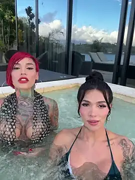 Snapshot of divavirtual11 chatting on December 15, 2025, 9:53 pm divavirtual11 online show from December 15, 2025, 9:53 pm