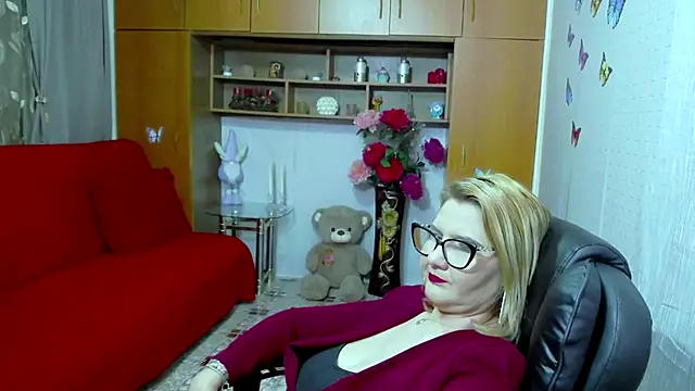 Snapshot of LucilleFenlys chatting on February 27, 2025, 12:14 am LucilleFenlys online show from February 27, 2025, 12:14 am