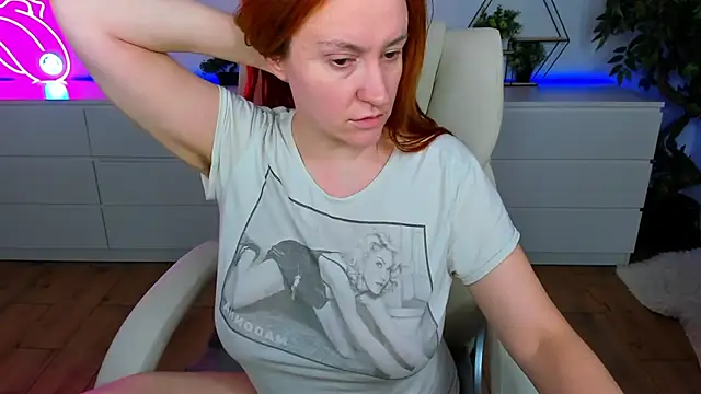 Kamilla Hot online show from November 7, 2025, 9:41 pm