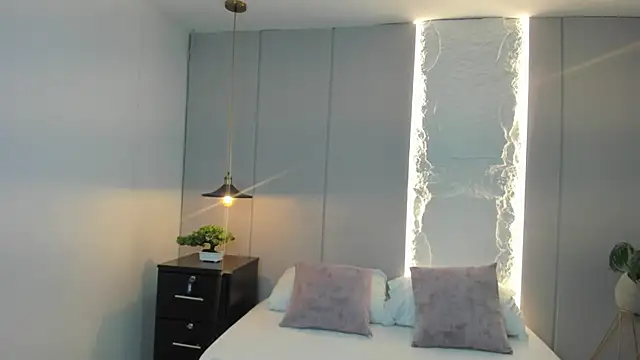 isabella florez online show from April 10, 2026, 2:29 am