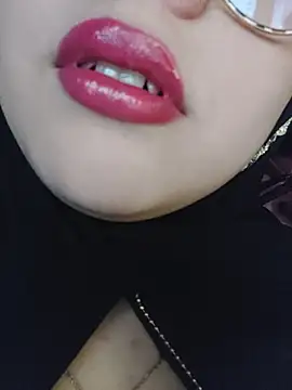 Snapshot of Hana___ chatting on July 1, 2026, 8:31 pm Hana online show from July 1, 2026, 8:31 pm
