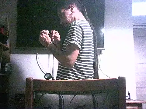 Snapshot of DarkSlim666 chatting on February 4, 2026, 10:38 pm DarkSlim666 online show from February 4, 2026, 10:38 pm