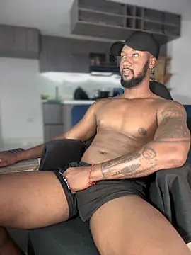 Snapshot of blackdrey18 chatting on October 20, 2025, 2:28 pm blackdrey18 online show from October 20, 2025, 2:28 pm