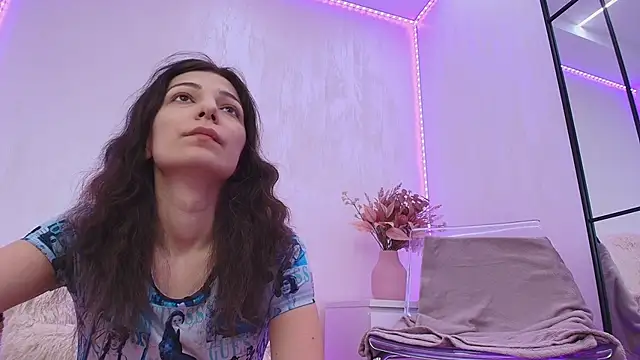 Anna Lewis online show from April 8, 2026, 6:59 am