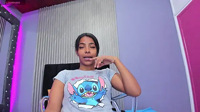 Snapshot of _Valeria_Brown chatting on October 30, 2025, 9:22 pm Valeria Brown online show from October 30, 2025, 9:22 pm