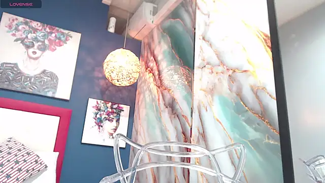 Snapshot of _Valeria_Brown chatting on September 24, 2025, 12:29 am Valeria Brown online show from September 24, 2025, 12:29 am