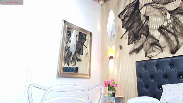 Snapshot of _Valeria_Brown chatting on October 18, 2025, 8:22 pm Valeria Brown online show from October 18, 2025, 8:22 pm