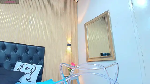 Snapshot of _Valeria_Brown chatting on November 21, 2025, 8:52 pm Valeria Brown online show from November 21, 2025, 8:52 pm