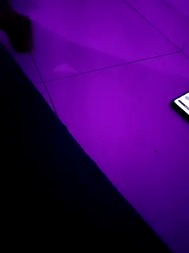 leon9705 online show from April 13, 2026, 9:57 am