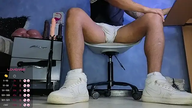 TomLover 12 online show from April 10, 2026, 11:28 am