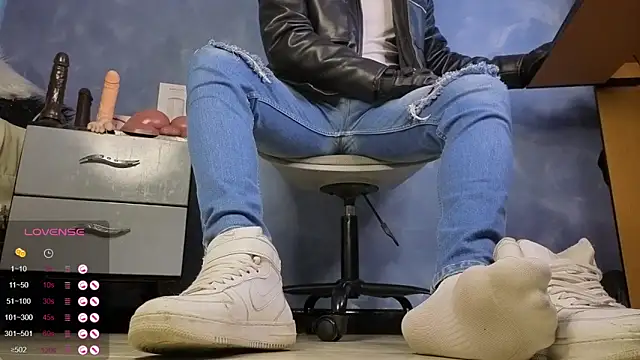 TomLover 12 online show from February 6, 2026, 1:29 pm