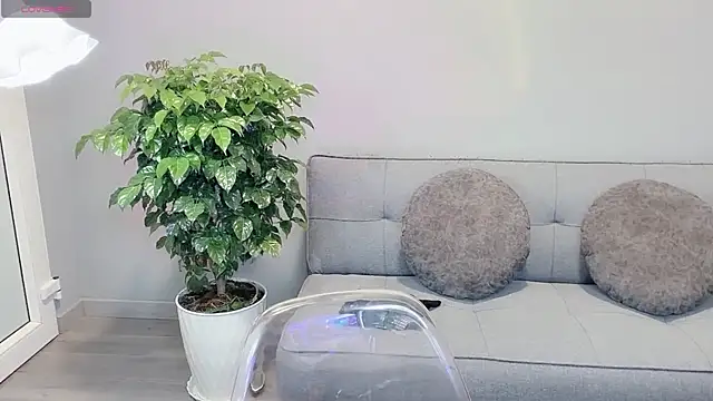 Mya Lee online show from March 1, 2026, 5:46 pm