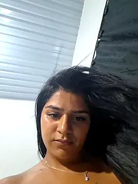 AnnRosse18 online show from March 18, 2025, 2:50 pm