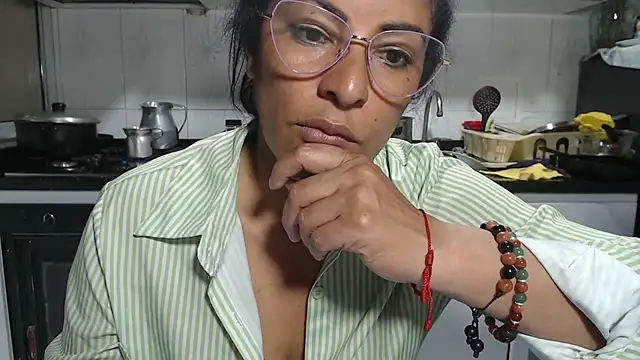 kateleyagrey online show from March 5, 2026, 11:43 pm