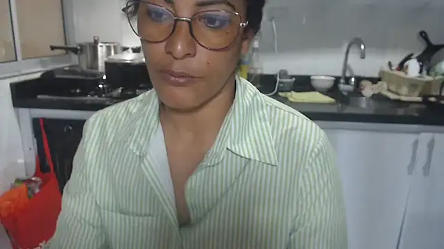 kateleyagrey online show from November 1, 2025, 7:41 pm