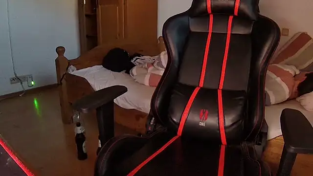 KmlBI26 online show from October 30, 2025, 7:17 am