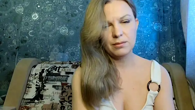 Snapshot of BlondeFox chatting on February 19, 2026, 3:03 am BlondeFox online show from February 19, 2026, 3:03 am