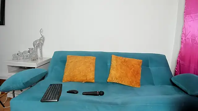 Victoria Jonness online show from December 15, 2025, 5:19 pm