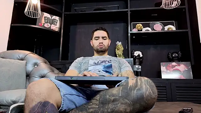 matteosantos online show from November 5, 2025, 12:08 pm