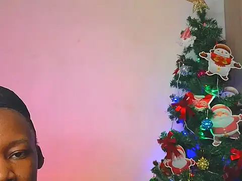 Snapshot of Cutteychiky chatting on December 20, 2025, 8:33 pm Cutteychiky online show from December 20, 2025, 8:33 pm