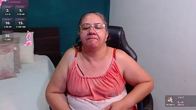 scaelettdubois online show from February 17, 2026, 1:25 am