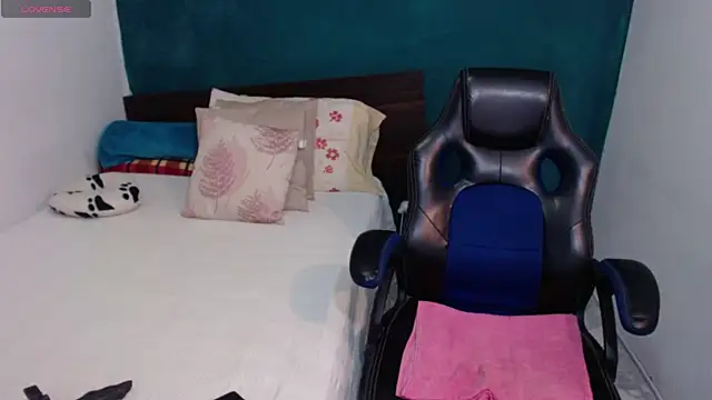 scaelettdubois online show from March 27, 2026, 6:44 am