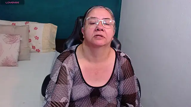 scaelettdubois online show from April 14, 2026, 1:54 am