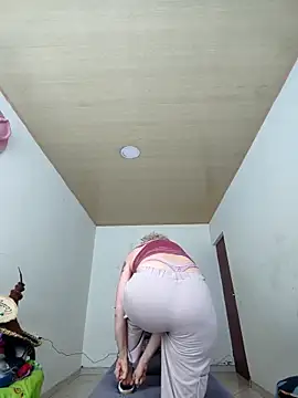 Snapshot of sexymarilyncolombia chatting on March 10, 2025, 12:38 pm sexymarilyncolombia online show from March 10, 2025, 12:38 pm