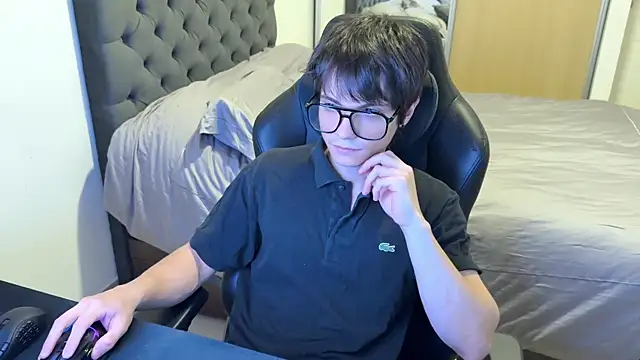 SasukeUhchiaa online show from March 11, 2025, 11:47 pm