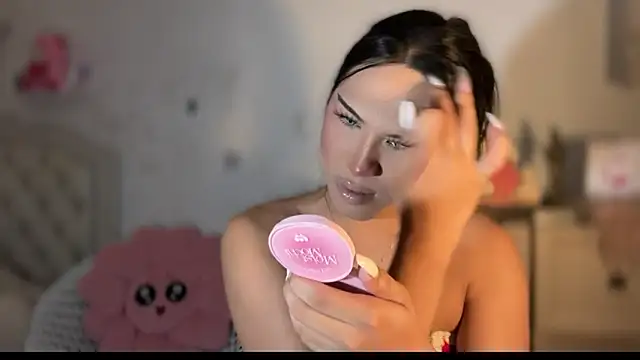 Ts glamxxxx online show from September 14, 2025, 2:01 am