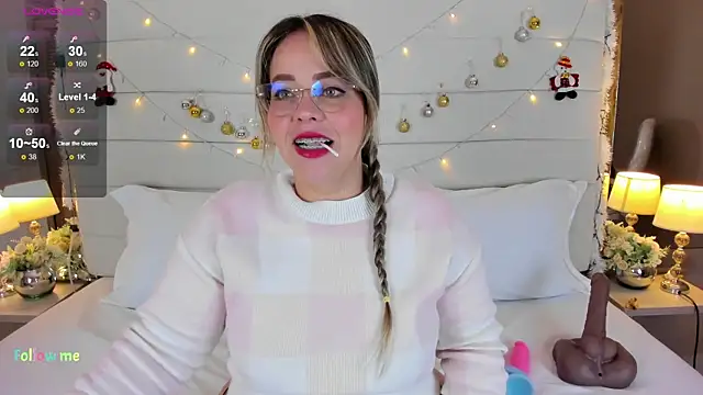 Snapshot of Charlotte93_ chatting on December 2, 2025, 11:56 am Charlotte93 online show from December 2, 2025, 11:56 am