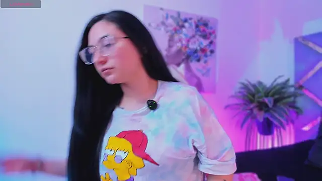 lucy neil online show from December 21, 2025, 11:34 am