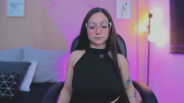 lucy neil online show from March 30, 2026, 2:35 am