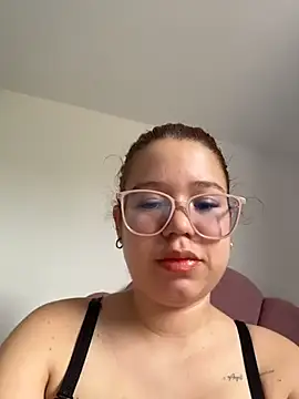 Lucyklein2022 online show from March 27, 2026, 3:35 pm