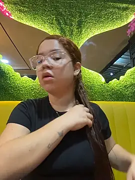 Lucyklein2022 online show from October 26, 2025, 12:55 am