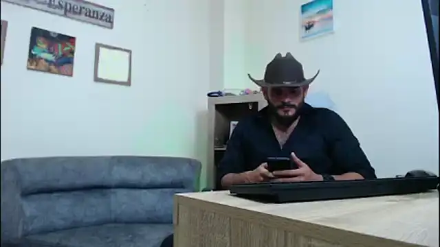 Snapshot of cowboyht chatting on May 7, 2026, 6:17 am cowboyht online show from May 7, 2026, 6:17 am