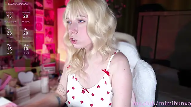 Snapshot of freya_sunny chatting on February 2, 2026, 5:17 am freya sunny online show from February 2, 2026, 5:17 am