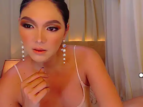 Snapshot of mistressseductionleah chatting on April 2, 2026, 8:32 am mistressseductionleah online show from April 2, 2026, 8:32 am