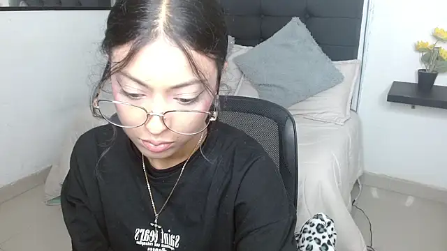 vaness weet online show from November 15, 2025, 7:40 pm