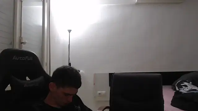 Snapshot of OnlySolovicio chatting on October 29, 2025, 7:57 pm OnlySolovicio online show from October 29, 2025, 7:57 pm