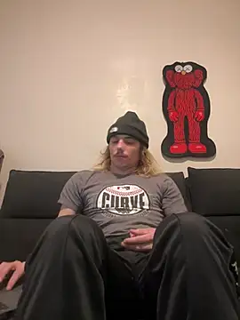 Snapshot of trippyski chatting on January 2, 2025, 6:40 am trippyski online show from January 2, 2025, 6:40 am